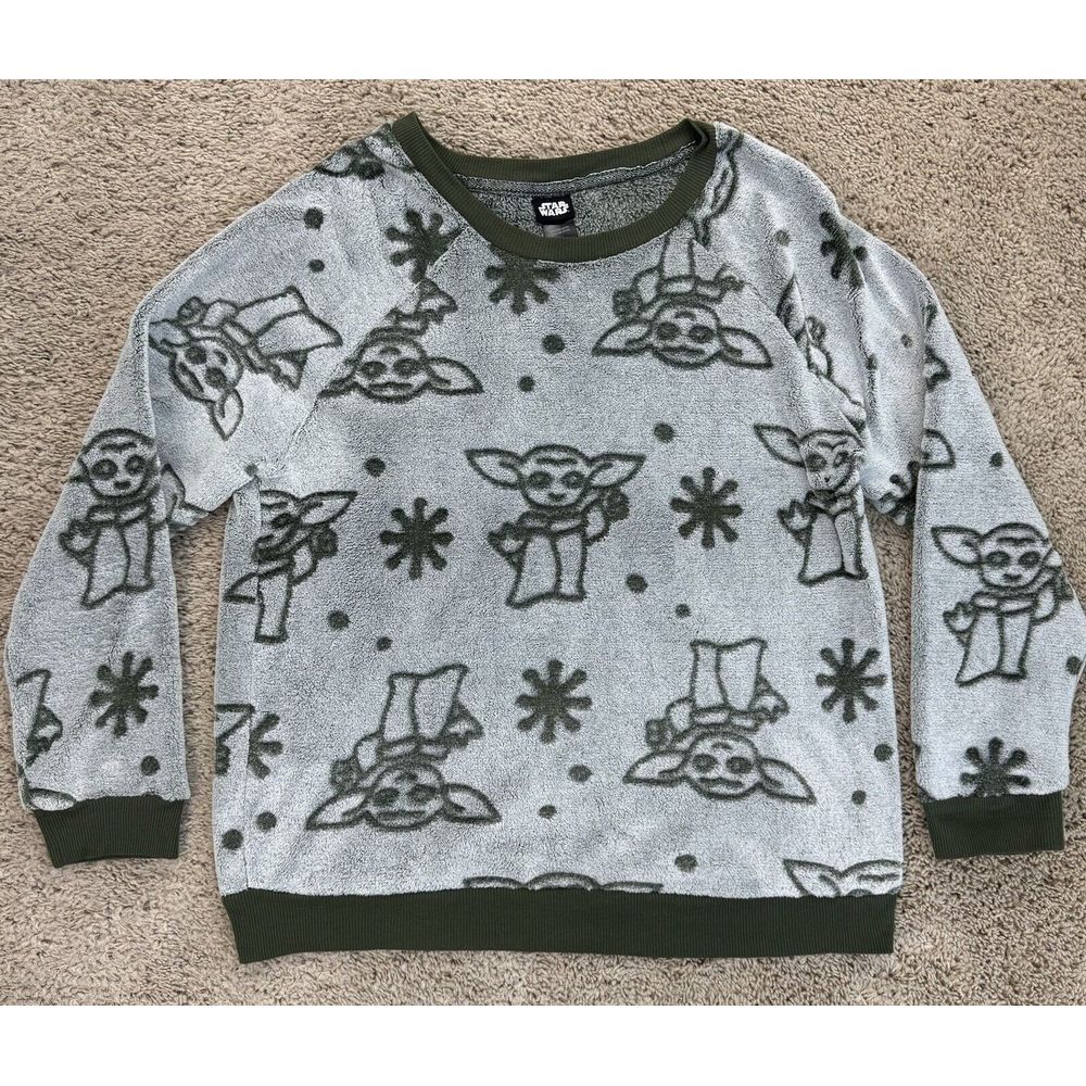 Star Wars The Mandalorian Grogu Top‎ Womens L Fleece Gray Green Yoda Sleep Shirt